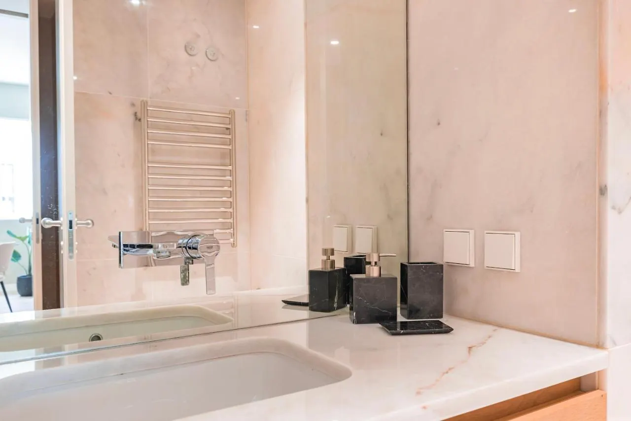Liberdade Elegance W/Rooftop Pool By Lovelystay Lisboa Apartman